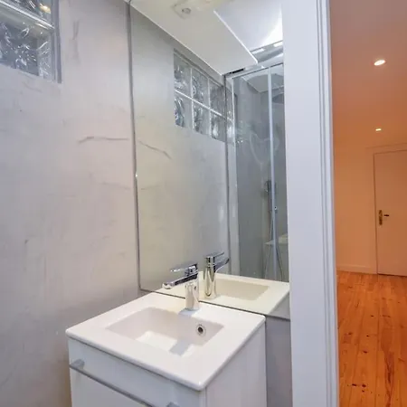 Apartment Oleiro 7 *