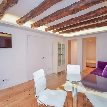 Apartment Oleiro 7 *